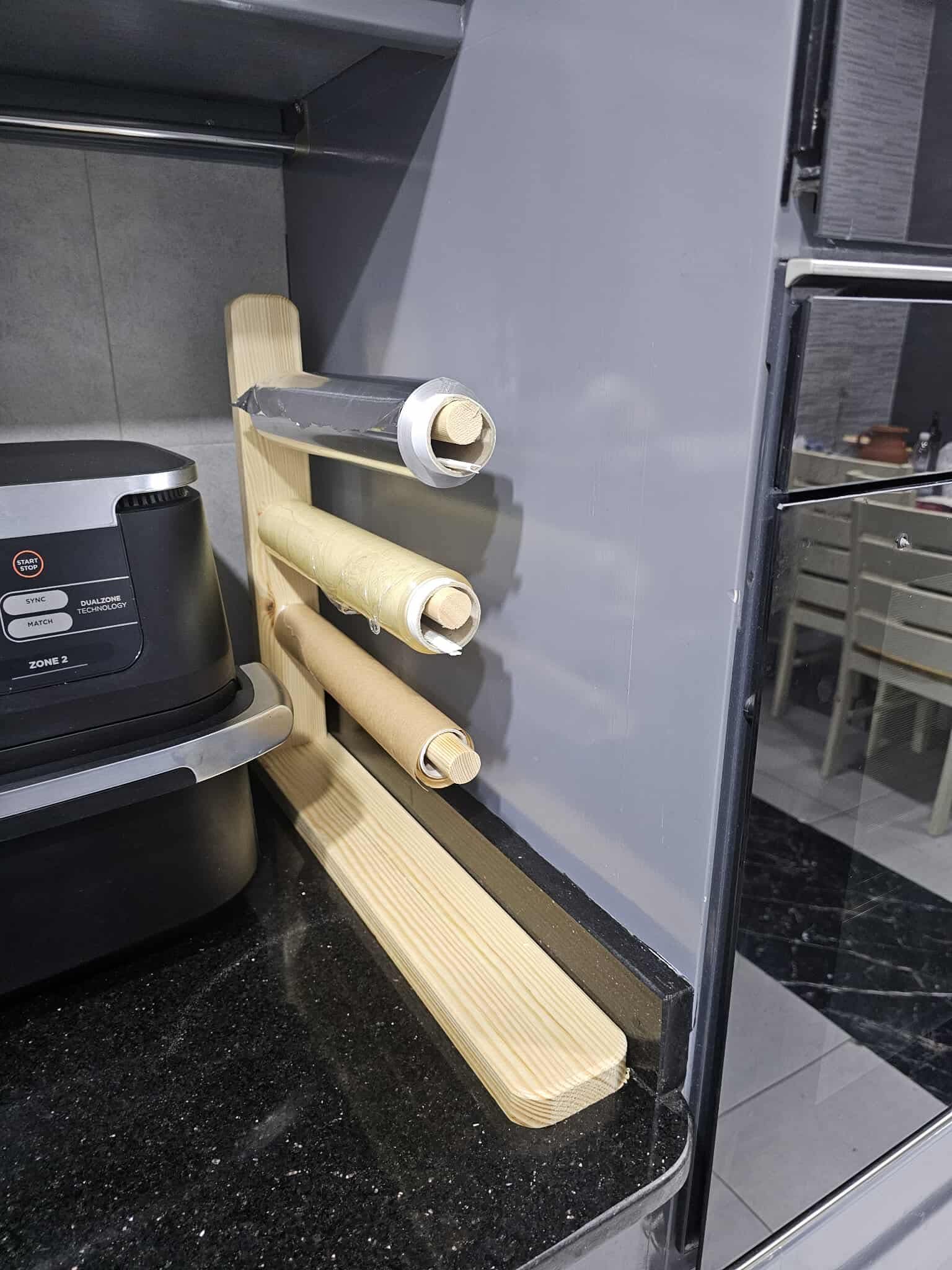 منظّم أوراق المطبخ